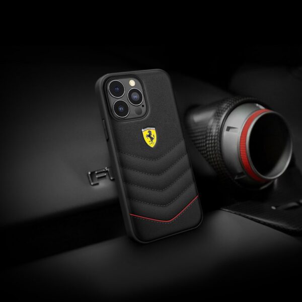 قاب چرمی ضد ضربه iPhone 13 Pro Max طرح Ferrari مدل Quilted Edge