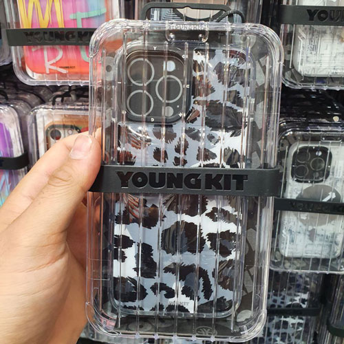 خرید قاب محافظ iPhone 13 Pro Max مارک YOUNGKIT طرح Leopard کد 2