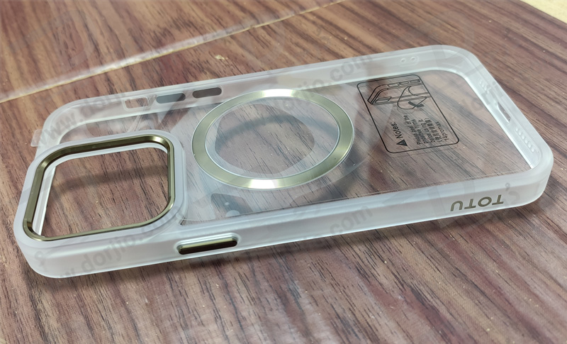 قاب کریستالی آیفون 14 پلاس مارک TOTU مدل مگ سیف ساپورت - فریم مات