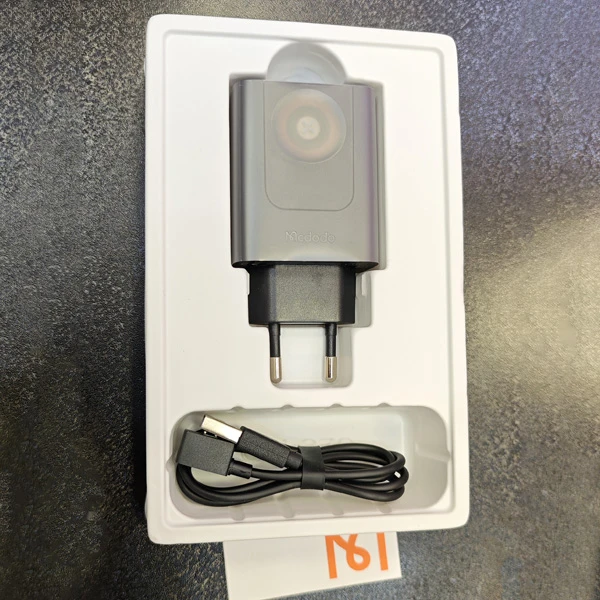 خرید شارژر دیواری 2 پورت 30 وات با شارژر وایرلس اپل واچ برند Mcdodo مدل CH-3700