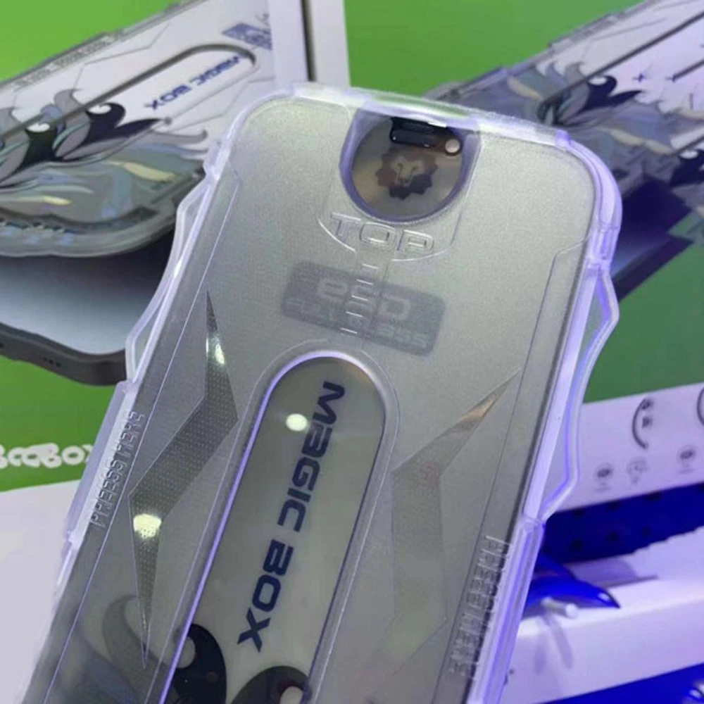 گلس iPhone 17 Pro Max با ابزار مخصوص نصب مارک LITO مدل Magic Box D+ HD گلس iPhone 17 Pro Max با ابزار مخصوص نصب مارک LITO مدل Magic Box D+ HD