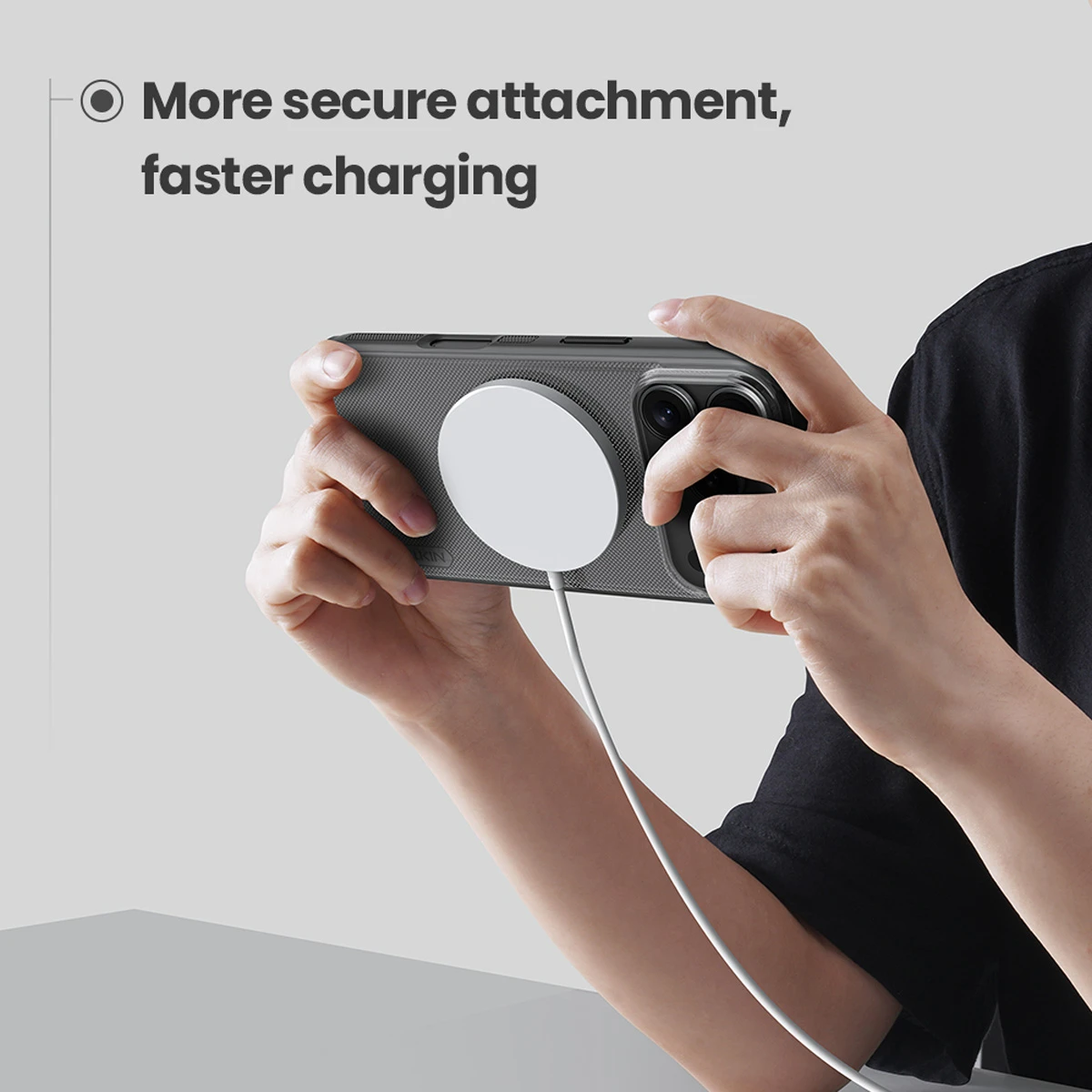 خرید قاب دودی ضدضربه مگ سیف iPhone 17 Pro مارک نیلکین مدل Super Frosted Shield Pro Clear Magnetic