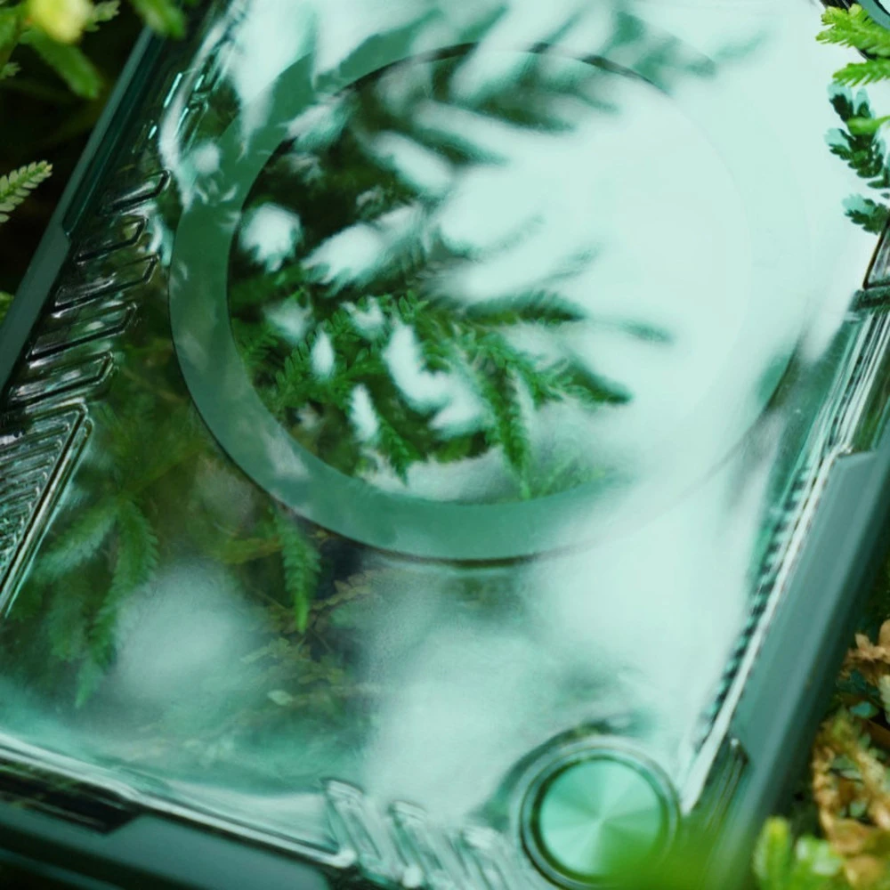 قاب کریستالی مگ سیف Samsung Galaxy Z Flip 7 مارک نیلکین مدل Iceblade Magnetic