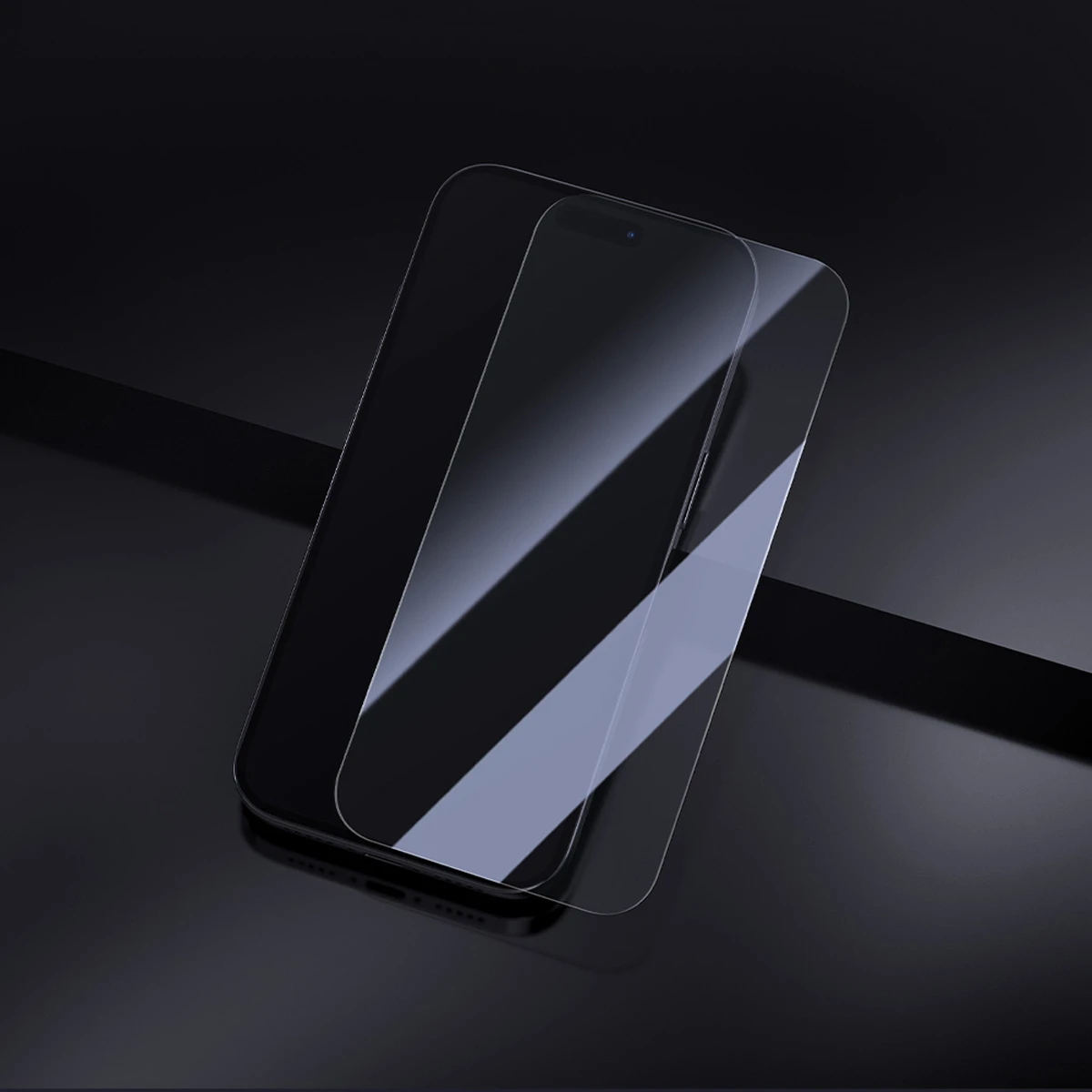 گلس شیشه‌ای با ابزار نصب iPhone 17 مارک نیلکین مدل H+Pro