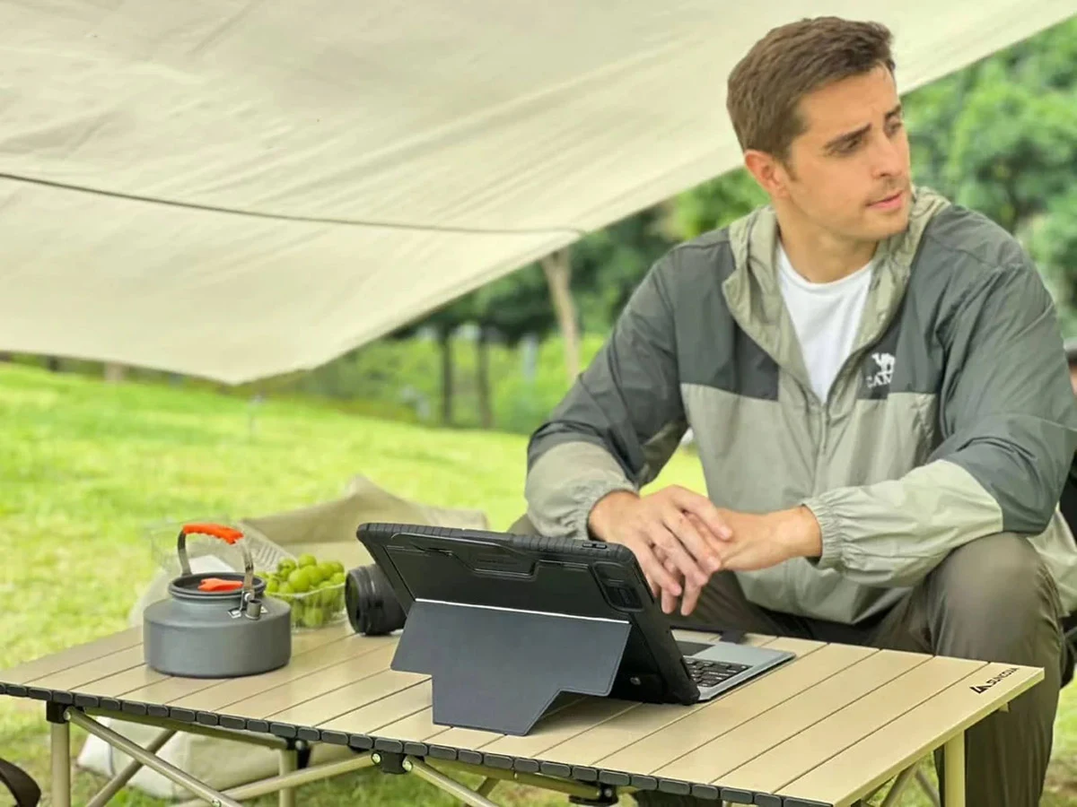 کیف کلاسوری دستگیره دار Galaxy Tab S10 Ultra با صفحه کلید برند نیلکین مدل Carry Go Portable Handle کیف کلاسوری دستگیره دار Galaxy Tab S10 Ultra با صفحه کلید برند نیلکین مدل Carry Go Portable Handle