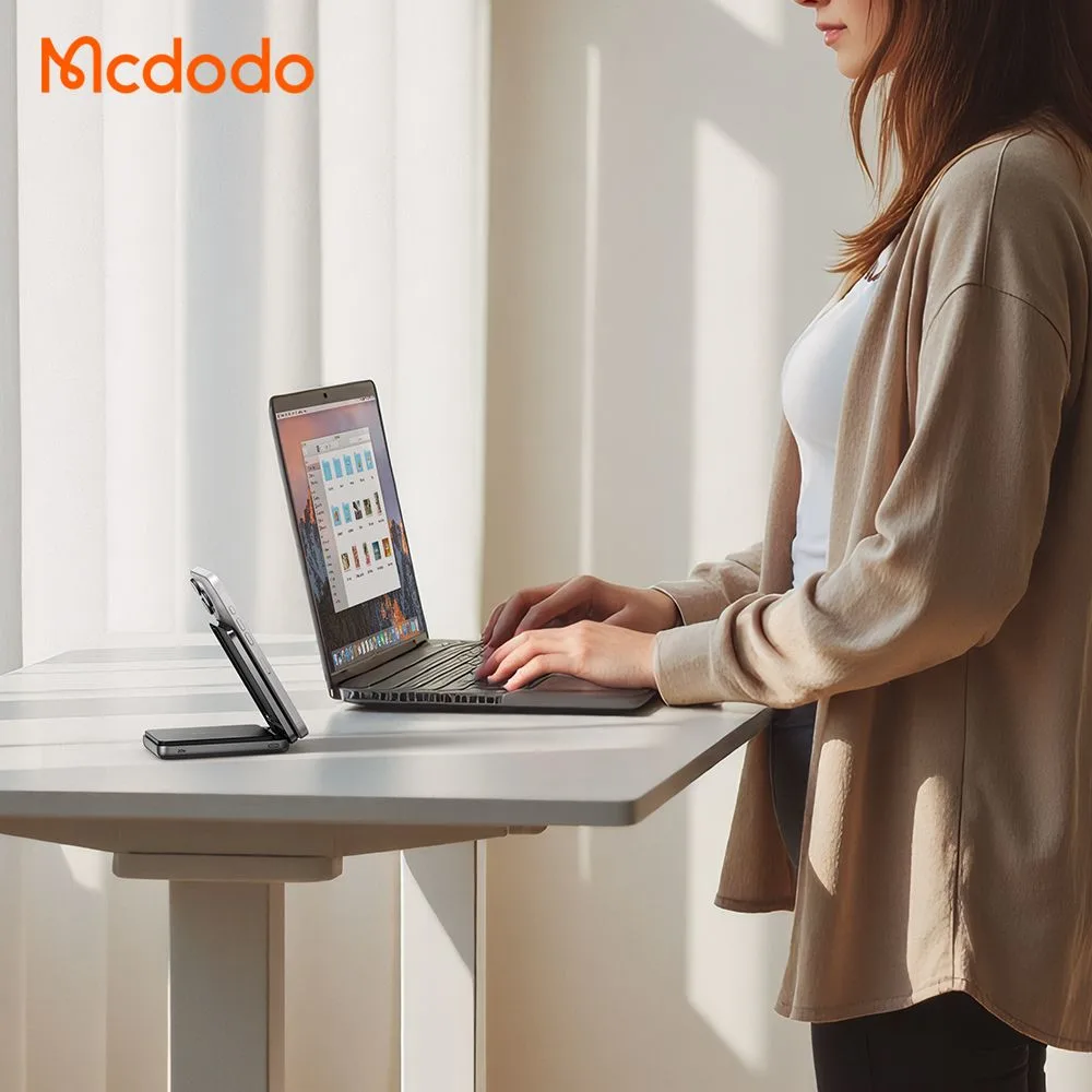 پاوربانک 10 هزار میلی آمپر 20 وات وایرلس شارژ مگ سیف دارای استند تاشو سری Qi2 برند مک دودو مدل Mcdodo MC-6310