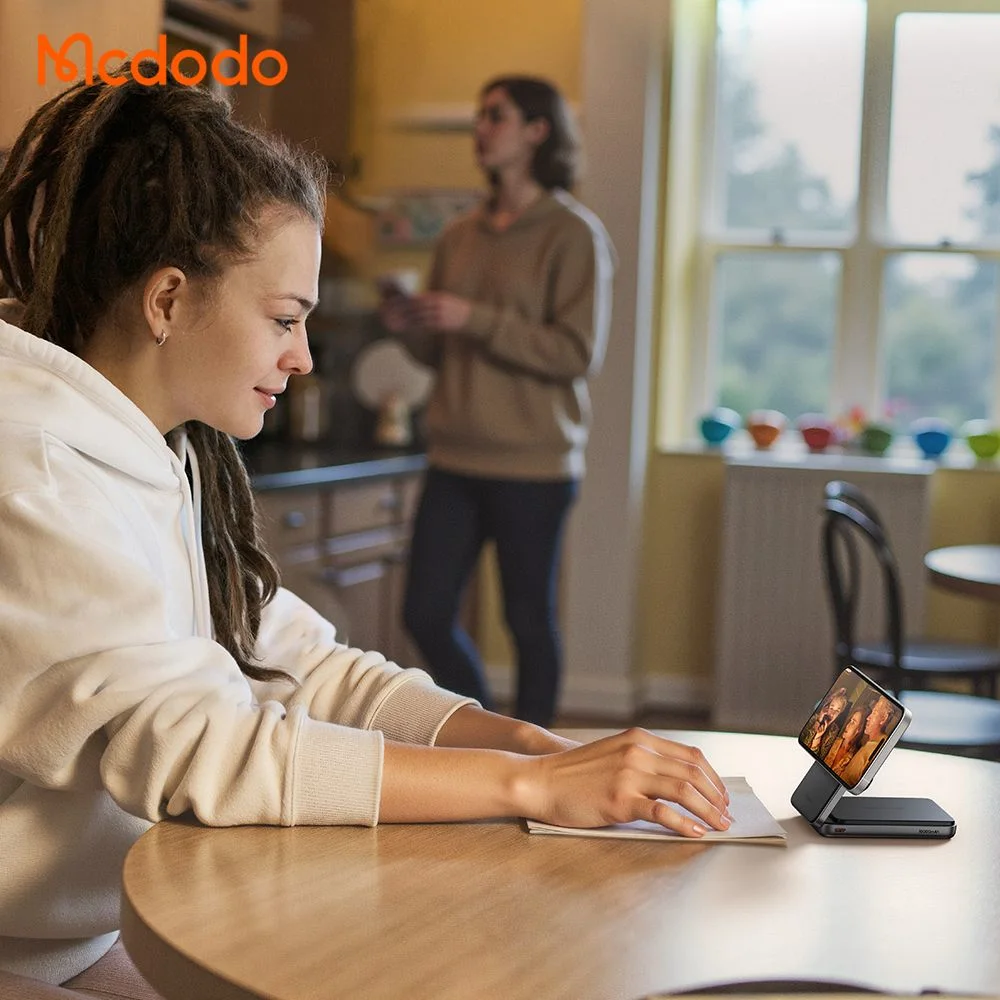 پاوربانک 10 هزار میلی آمپر 20 وات وایرلس شارژ مگ سیف دارای استند تاشو سری Qi2 برند مک دودو مدل Mcdodo MC-6310